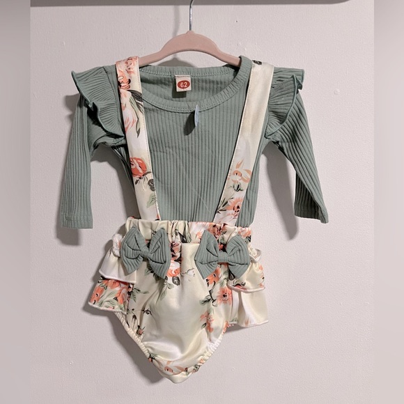 Floral Suspenders Set - Picture 3 of 6